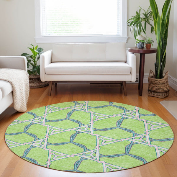 Homeroots 3' Geometric Washable Indoor Outdoor Area Rug - Stylish, Durable Design For Home & Patio Spaces Lime Green Polyester 613508