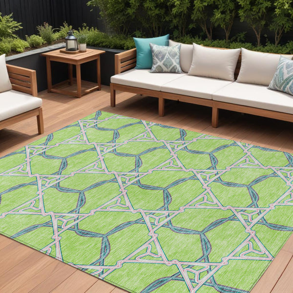 Homeroots 3' Geometric Washable Indoor Outdoor Area Rug - Stylish, Durable Design For Home & Patio Spaces Lime Green Polyester 613510