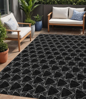 Homeroots 3' X 5' Geometric Washable Area Rug For Indoor & Outdoor Spaces - Durable & Stylish Design Black Polyester 613542