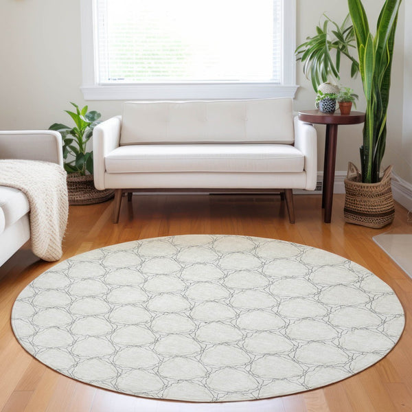 HomeRoots 5' Modern Ivory and Black Geometric Area Rug - Stylish, Washable, Ideal for Indoor and Outdoor Spaces 8' Round 613556