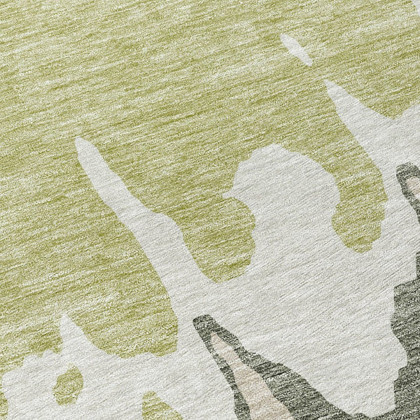 HomeRoots 5' Sage and Ivory Abstract Area Rug - Washable, Durable Indoor-Outdoor Design for Stylish Spaces 8' Round 613604