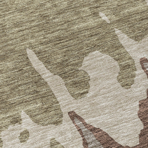 HomeRoots 5' Stylish Beige and Taupe Abstract Area Rug – Washable, Durable, Perfect for Indoor and Outdoor Use 8' Round 613610