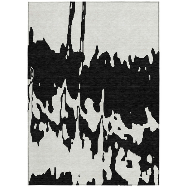 HomeRoots 5' Versatile Black and Ivory Abstract Indoor Outdoor Rug - Washable, Durable, Stylish for Any Space 5' X 8' 613615