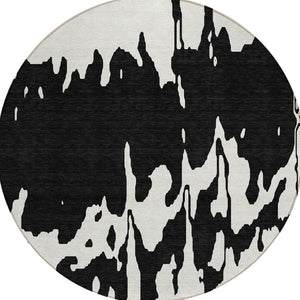 HomeRoots 5' Versatile Black and Ivory Abstract Indoor Outdoor Rug - Washable, Durable, Stylish for Any Space 8' Round 613616