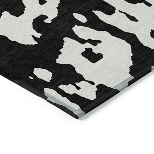 HomeRoots 5' Versatile Black and Ivory Abstract Indoor Outdoor Rug - Washable, Durable, Stylish for Any Space 8' X 10' 613617