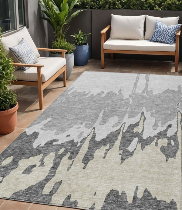 HomeRoots 5' Modern Gray and Silver Abstract Washable Indoor Outdoor Area Rug for Versatile Spaces and Style 5' X 8' 613627