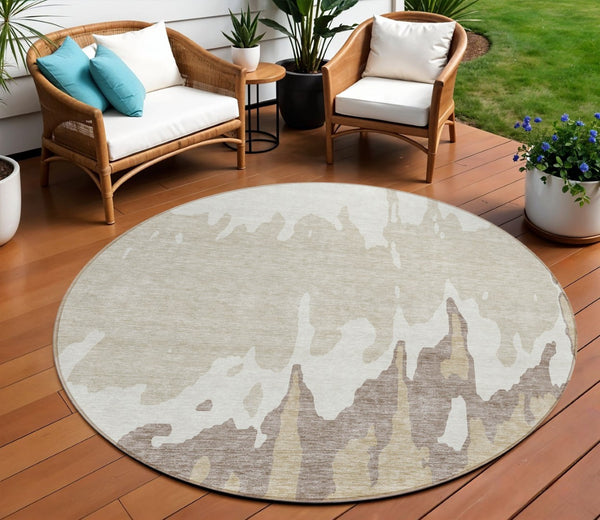 HomeRoots 5' Abstract Ivory and Beige Area Rug - Stylish, Washable, Stain-Resistant for Indoor and Outdoor Use 8' Round 613634