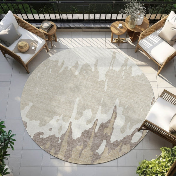 HomeRoots 5' Abstract Ivory and Beige Area Rug - Stylish, Washable, Stain-Resistant for Indoor and Outdoor Use 8' Round 613634