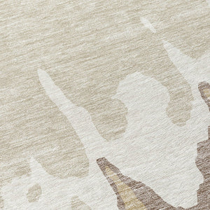HomeRoots 5' Abstract Ivory and Beige Area Rug - Stylish, Washable, Stain-Resistant for Indoor and Outdoor Use 8' Round 613634