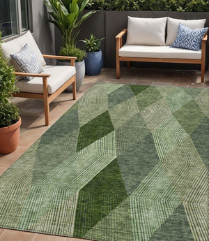 HomeRoots 5' Washable Argyle Area Rug in Mint Green & Sage – Durable, Stylish for Indoor & Outdoor Spaces 5' X 8' 613688