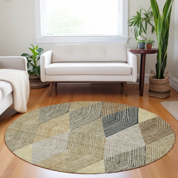 HomeRoots 5' Washable Indoor Outdoor Area Rug in Classic Brown Gold Taupe Argyle - Durable & Easy Care 8' Round 613707