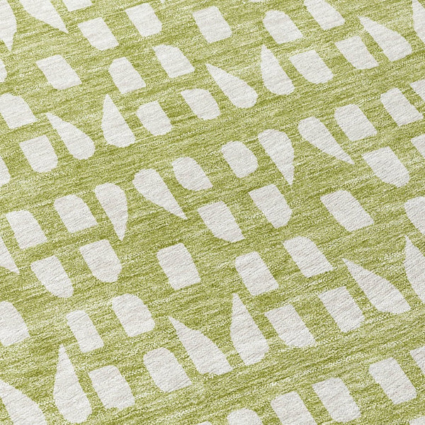HomeRoots 5' Sage and Ivory Geometric Area Rug - Stylish, Washable, Durable for Indoor and Outdoor Spaces 8' Round 613749