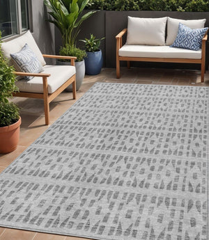 HomeRoots 5' Gray and Ivory Geometric Area Rug - Durable, Washable, Stylish Accent for Indoor or Outdoor Use 5' X 8' 613772