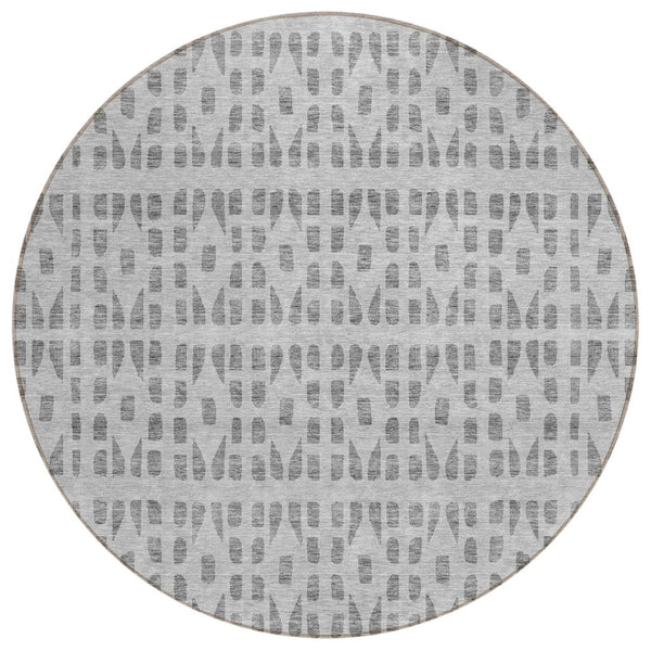 HomeRoots 5' Gray and Ivory Geometric Area Rug - Durable, Washable, Stylish Accent for Indoor or Outdoor Use 8' Round 613773
