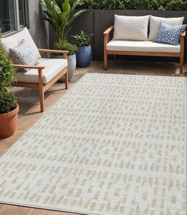 HomeRoots 5' Elegant Ivory and Beige Geometric Area Rug - Machine Washable, Indoor/Outdoor Durability 5' X 8' 613778