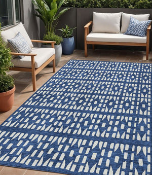 HomeRoots 5' Stylish Navy Blue and Ivory Geometric Washable Area Rug for Indoor and Outdoor Spaces Upgrade 5' X 8' 613790