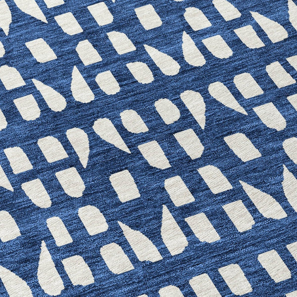 HomeRoots 5' Stylish Navy Blue and Ivory Geometric Washable Area Rug for Indoor and Outdoor Spaces Upgrade 8' Round 613791