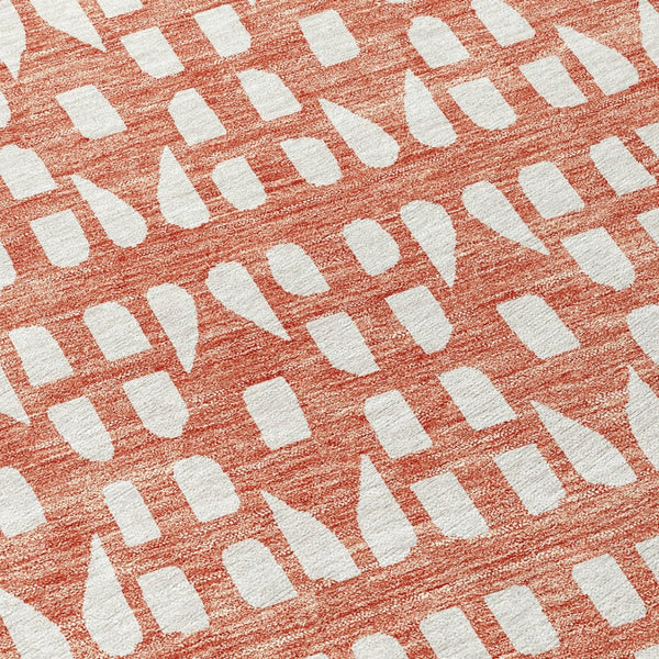 HomeRoots 5' Salmon and Ivory Geometric Area Rug - Stylish, Durable, Machine Washable for Indoor & Outdoor Use 8' Round 613803