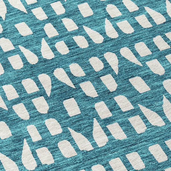 HomeRoots 5' Stylish Teal Blue and Ivory Geometric Washable Area Rug for Indoor or Outdoor Spaces 8' Round 613809