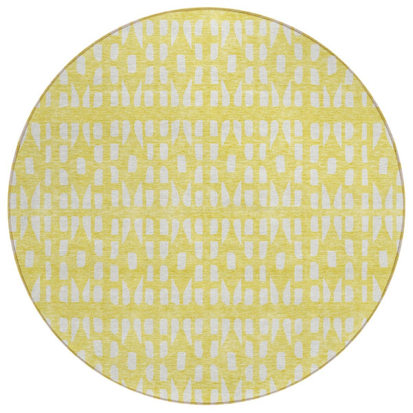 HomeRoots 5' Bright Yellow and Ivory Geometric Washable Area Rug for Indoor and Outdoor Spaces, Durable Design 8' Round 613815