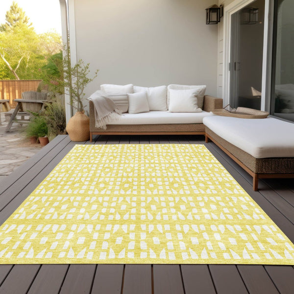 HomeRoots 5' Bright Yellow and Ivory Geometric Washable Area Rug for Indoor and Outdoor Spaces, Durable Design 8' X 10' 613816