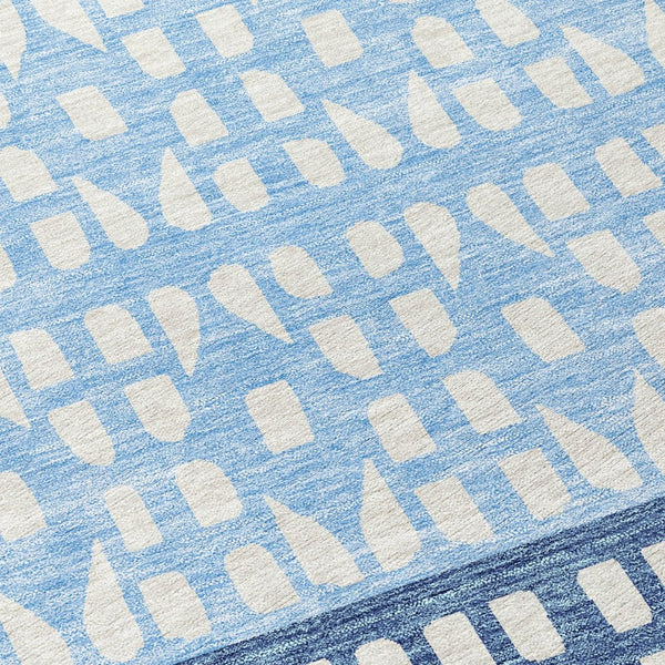 HomeRoots 5' Stylish Blue and Ivory Geometric Area Rug for Indoor/Outdoor Use - Easy Care, Durable Design 8' Round 613827