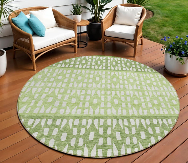 HomeRoots 5' Modern Sage Green and Ivory Geometric Indoor Outdoor Area Rug - Durable, Washable, Versatile Decor 8' Round 613845