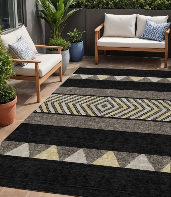 HomeRoots 5' Southwestern Indoor Outdoor Area Rug - Durable, Washable, Stylish, Perfect for High-Traffic Spaces 5' X 8' 613886