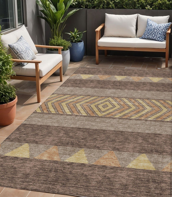 HomeRoots 5' Southwestern Area Rug in Brown, Wheat & Copper - Durable, Washable, Stylish for Indoor & Outdoor Use 5' X 8' 613892