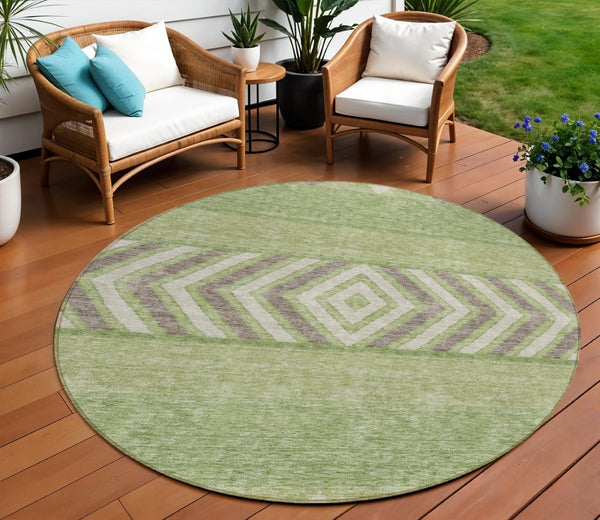HomeRoots 5' Southwestern Indoor Outdoor Area Rug in Green, Taupe, and Ivory - Durable, Washable Design for All Spaces 8' Round 613899