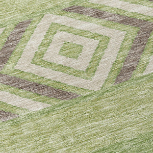 HomeRoots 5' Southwestern Indoor Outdoor Area Rug in Green, Taupe, and Ivory - Durable, Washable Design for All Spaces 8' Round 613899