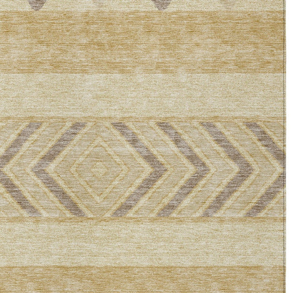 HomeRoots 5' Southwestern Area Rug - Washable, Stain-Resistant, Durable Indoor/Outdoor Design for Any Space 5' X 8' 613904