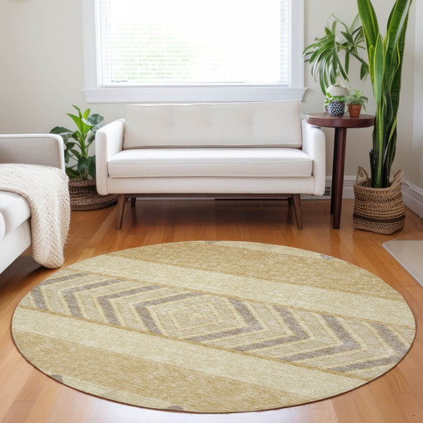 HomeRoots 5' Southwestern Area Rug - Washable, Stain-Resistant, Durable Indoor/Outdoor Design for Any Space 8' Round 613905