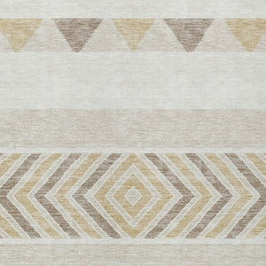 HomeRoots 5' Southwestern Indoor Outdoor Area Rug – Stylish Ivory, Beige & Taupe Design, Machine Washable, Durable 5' X 8' 613916