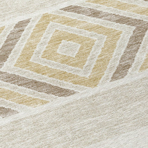 HomeRoots 5' Southwestern Indoor Outdoor Area Rug – Stylish Ivory, Beige & Taupe Design, Machine Washable, Durable 8' Round 613917