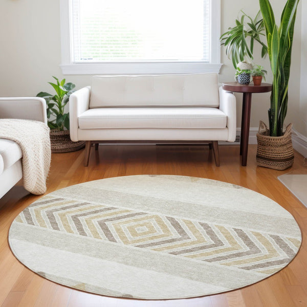 HomeRoots 5' Southwestern Indoor Outdoor Area Rug – Stylish Ivory, Beige & Taupe Design, Machine Washable, Durable 8' Round 613917