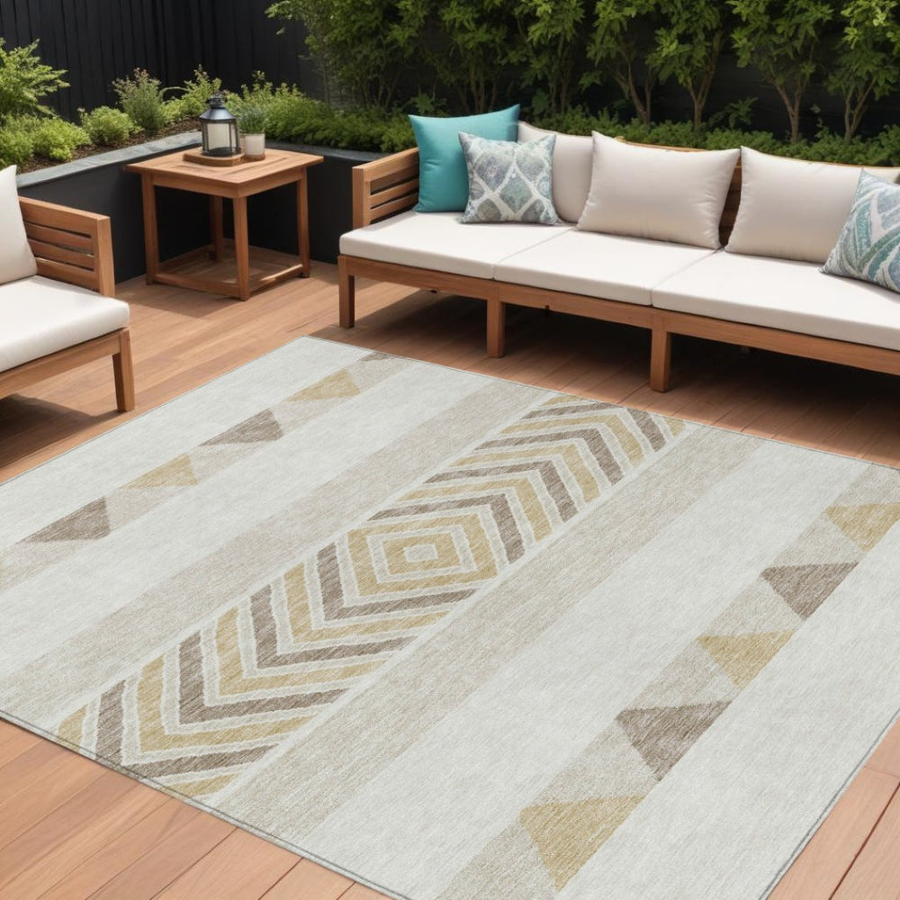 HomeRoots 5' Southwestern Indoor Outdoor Area Rug – Stylish Ivory, Beige & Taupe Design, Machine Washable, Durable 8' X 10' 613918