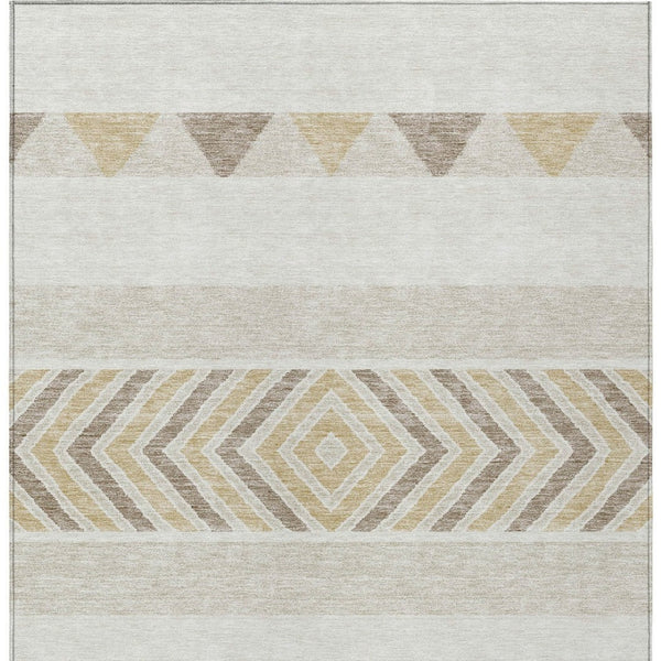 HomeRoots 5' Southwestern Indoor Outdoor Area Rug – Stylish Ivory, Beige & Taupe Design, Machine Washable, Durable 8' X 10' 613918