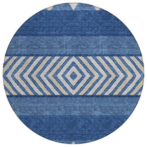 HomeRoots 5' Southwestern-Inspired Indoor/Outdoor Area Rug in Navy Blue, Ivory & Beige – Machine Washable! 8' Round 613929