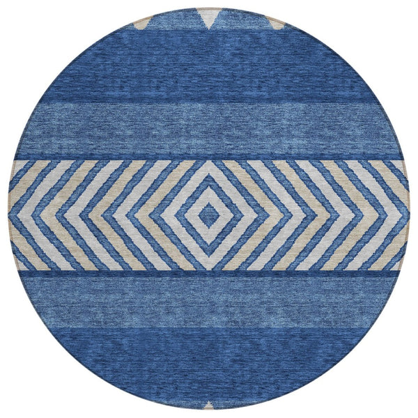 HomeRoots 5' Southwestern-Inspired Indoor/Outdoor Area Rug in Navy Blue, Ivory & Beige – Machine Washable! 8' Round 613929
