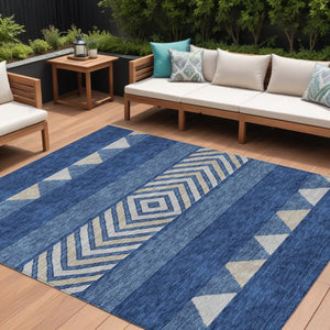 HomeRoots 5' Southwestern-Inspired Indoor/Outdoor Area Rug in Navy Blue, Ivory & Beige – Machine Washable! 8' X 10' 613930