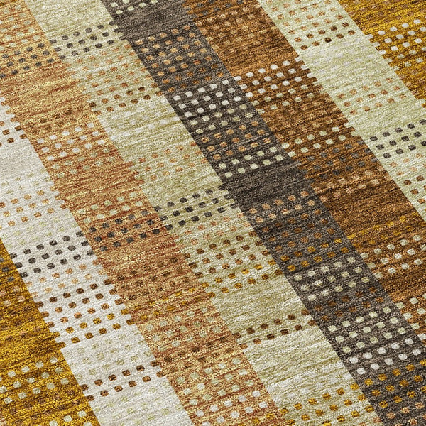 HomeRoots 5' Classic Plaid Rug in Wheat, Ivory & Brown – Durable, Washable Area Rug for Indoor & Outdoor Use 8' Round 614025