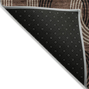 HomeRoots 5' Modern Geometric Chocolate Beige Washable Area Rug for Stylish Indoor and Outdoor Spaces 8' Round 614037