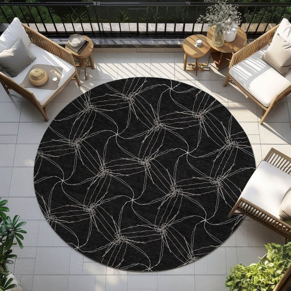HomeRoots 5' Black and Ivory Geometric Area Rug - Stylish, Washable, Durable for Indoor and Outdoor Use 8' Round 614061