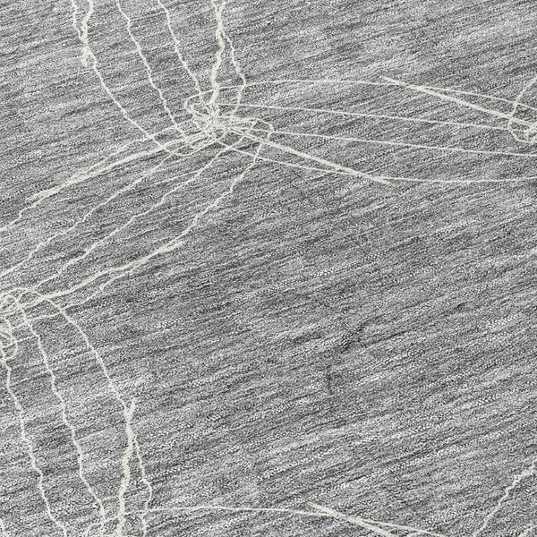 HomeRoots 5' Gray and Ivory Geometric Washable Area Rug for Indoor and Outdoor Use - Durable & Stylish 8' Round 614073