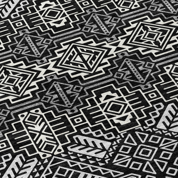 HomeRoots 5' Black and Ivory Tribal Area Rug - Stylish, Washable Design for Indoor and Outdoor Spaces 8' Round 614205