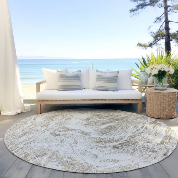 HomeRoots 5' Stylish Taupe and Ivory Abstract Washable Indoor-Outdoor Area Rug for Versatile Decor & Comfort 8' Round 614313