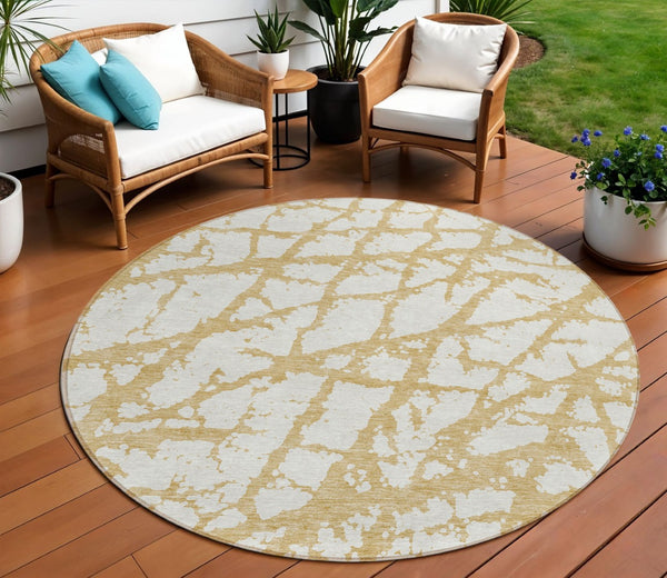 HomeRoots 5' Gold and Ivory Abstract Washable Area Rug - Durable, Stylish Design for Indoor and Outdoor Spaces 8' Round 614349