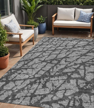 HomeRoots 5' Durable Gray and Charcoal Abstract Area Rug - Stylish, Washable Design for Indoor and Outdoor Use 5' X 8' 614354