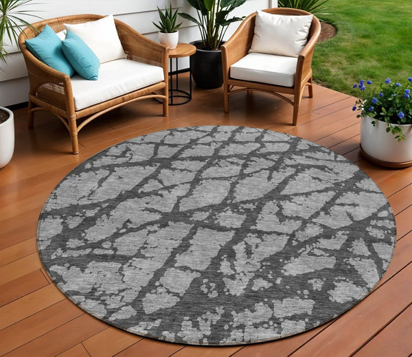 HomeRoots 5' Durable Gray and Charcoal Abstract Area Rug - Stylish, Washable Design for Indoor and Outdoor Use 8' Round 614355